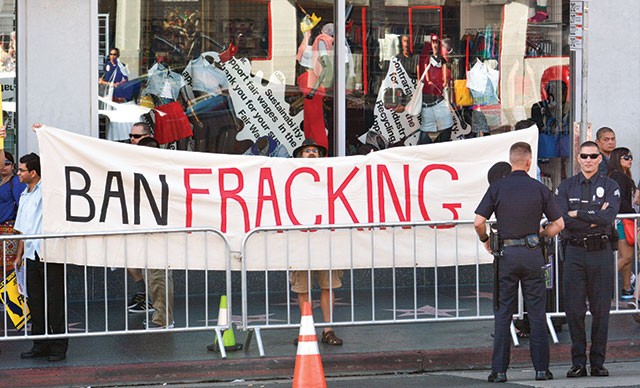 07-fracked-story01