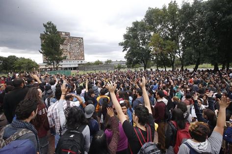 A June 21 mass assembly of students, faculty and staff from universities around Mexico City at the National Autonomous University of Mexico in solidarity with Oaxaca.