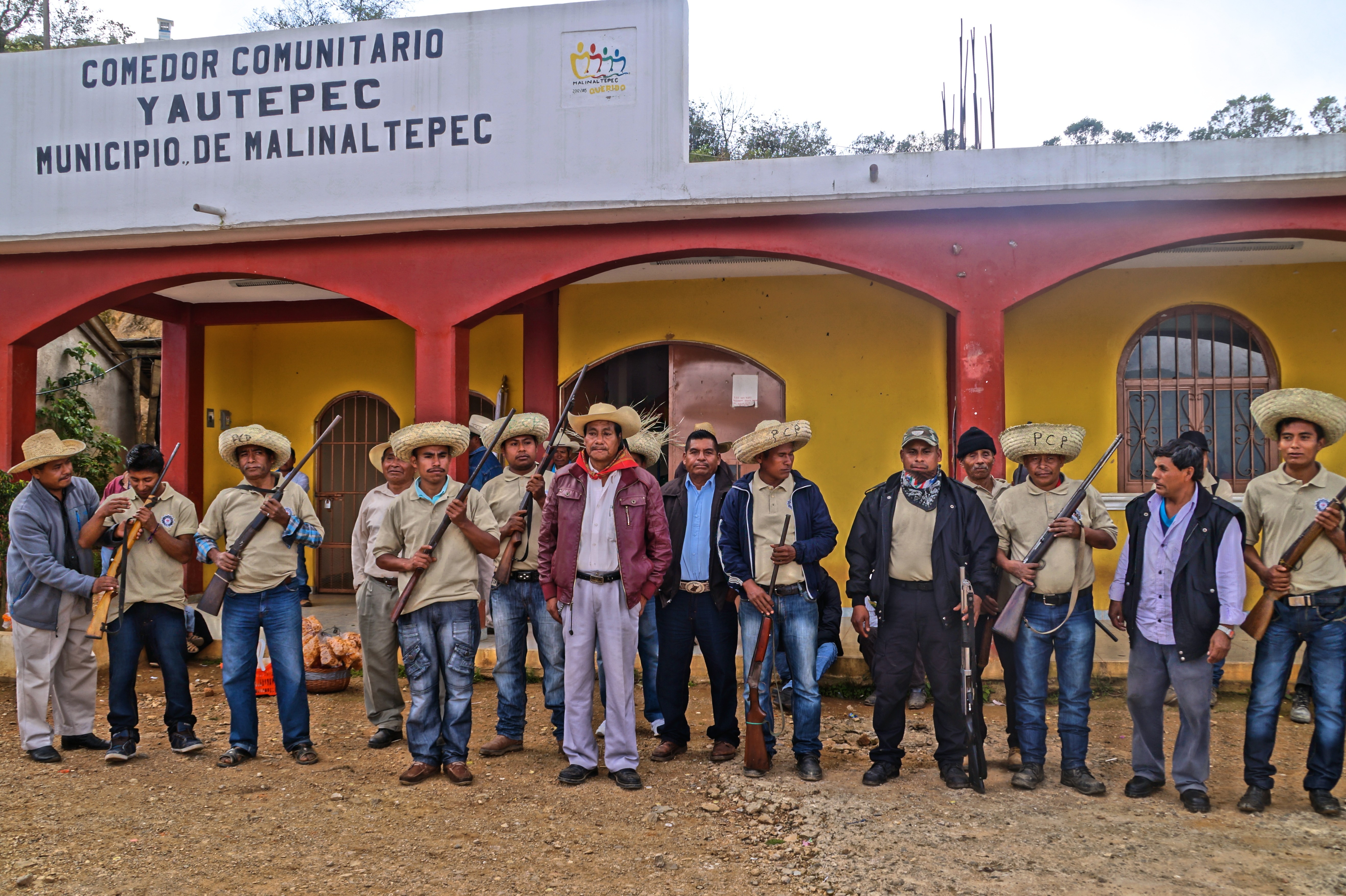 Meksika: Devlete Ve Çetelere Karşı Halk Direnişi – Derleme