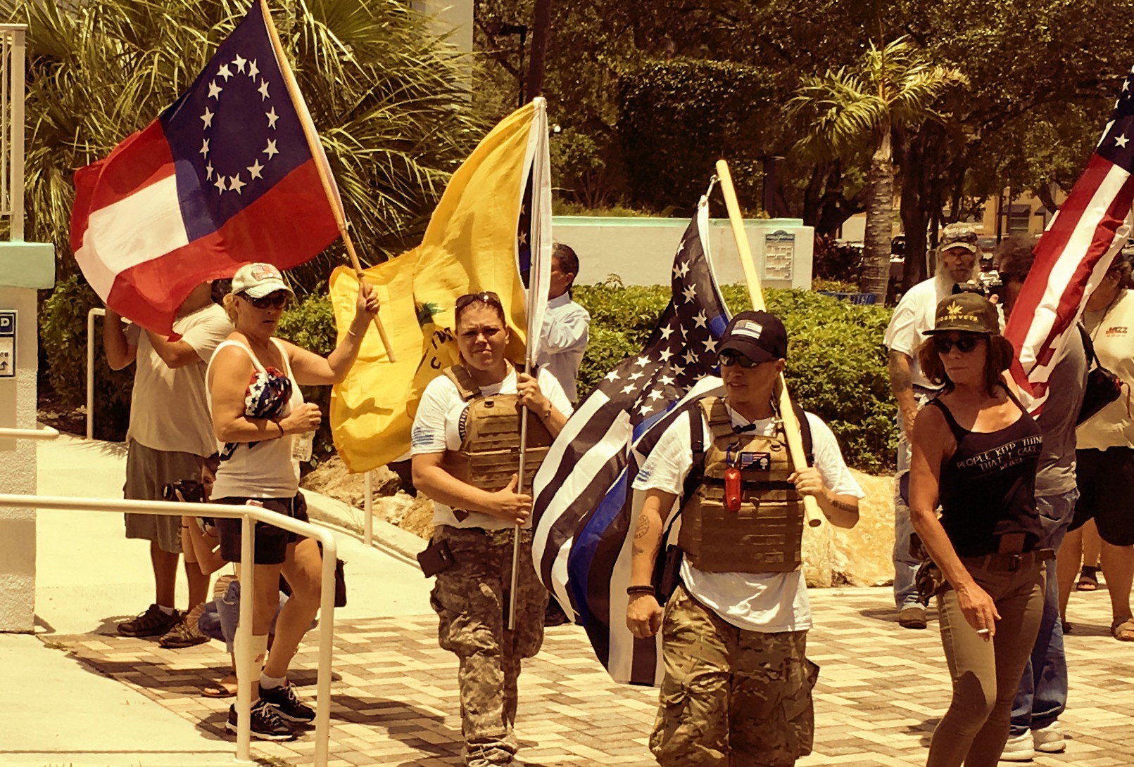 Hollywood, FL: Neo-Nazi, Neo-Confederate Rally Backfires