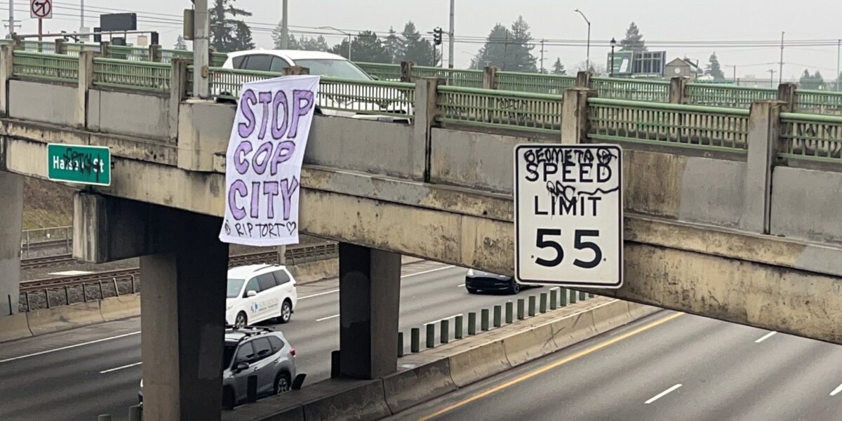 Coordinated Banner Drops Across Portland in Solidarity with Tortuguita